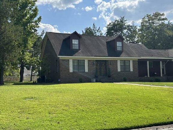5th image of 1811 Olive Ave