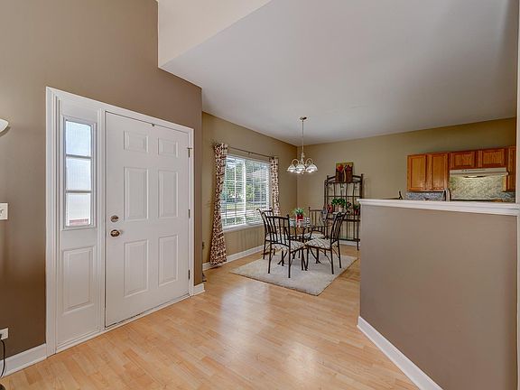 4th image of 162 Southwicke Dr Unit A