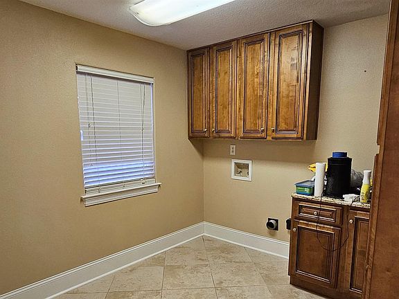 5th image of 2828 Venetian Ct