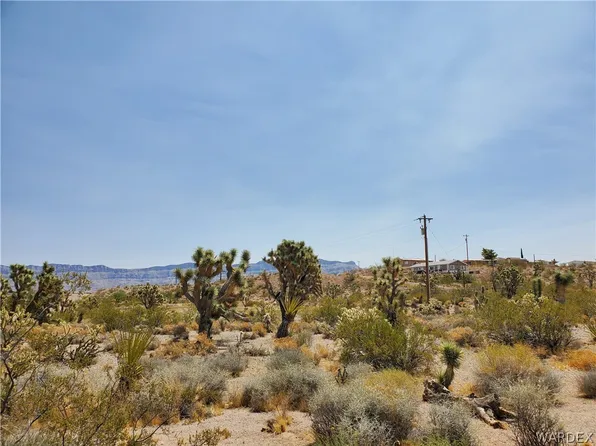 570 Queen Tut Dr, Meadview, AZ 86444