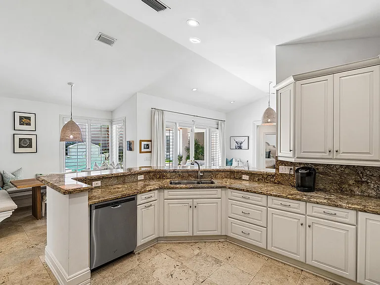 6206 NW 23rd St — Photo 5