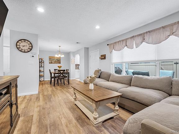 4th image of 217 Springmeadow Drive #I