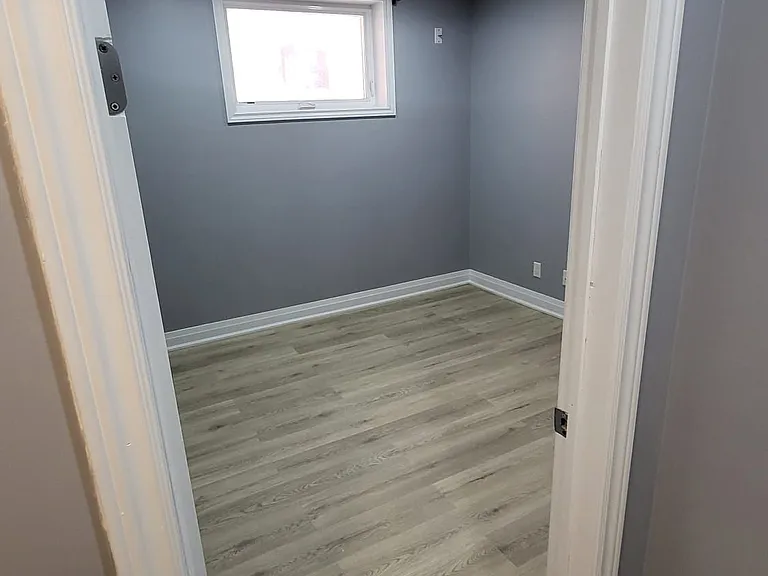 19 Saint Andrews Blvd #BASEMENT — Photo 12
