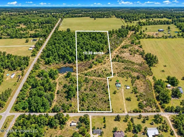 6211 Wesley Powell Rd, Lucedale, MS 39452