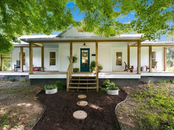 3363 Church St, Burns, TN 37029