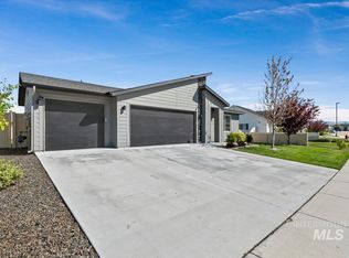 5056 W Sands Basin Dr, Meridian, ID 83646