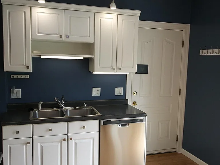 1711 E Thomas Ave — Photo 4