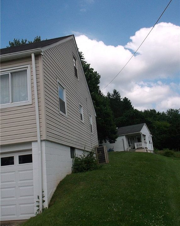 2nd image of 106 Shady Ln