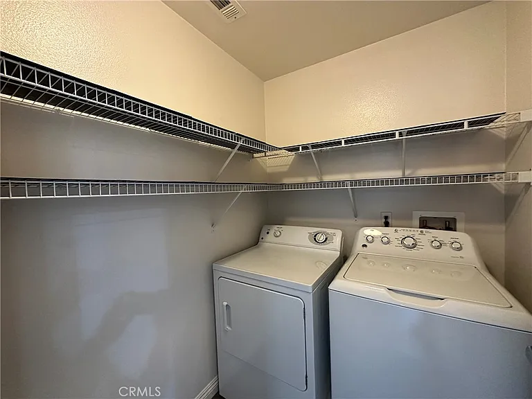 611 McKenna St — Photo 13