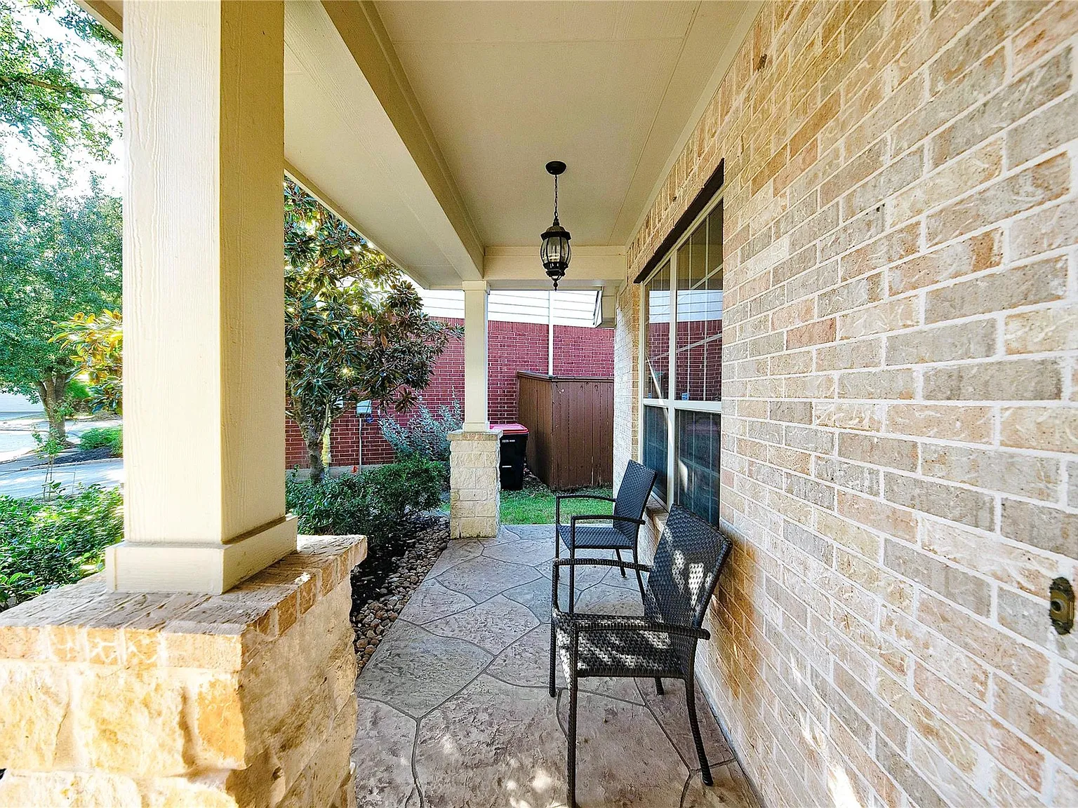 3 bed, 2.0 bath, 2283 sqft, $2,500 — Photo 4