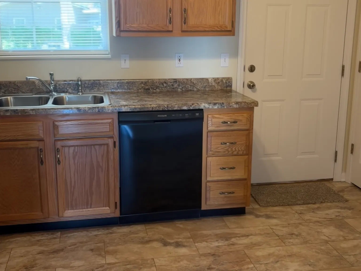 2 bed, 1000 sqft, $1,500 — Photo 2