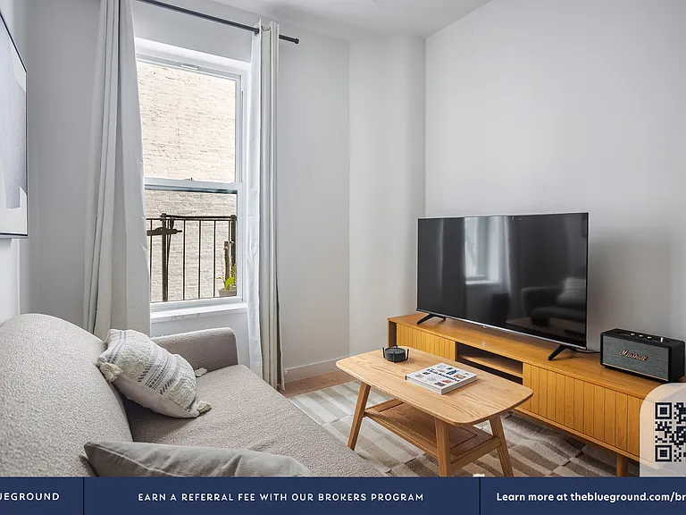161 Prince St #8 — Photo 4