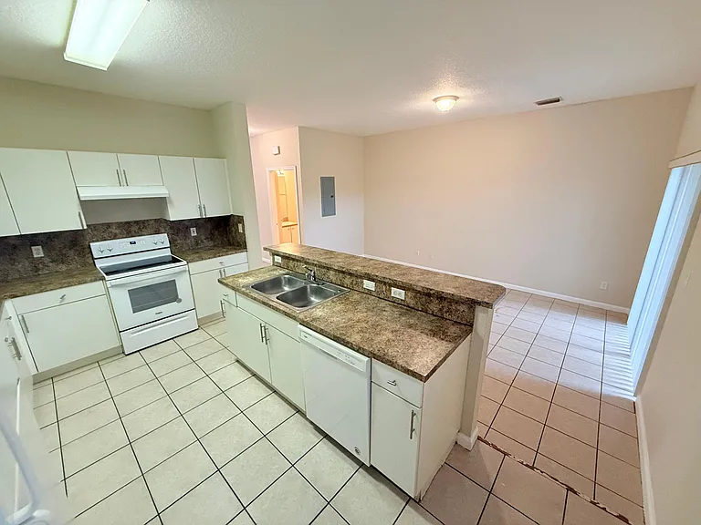 905 N Santa Catalina Cir #905 — Photo 10