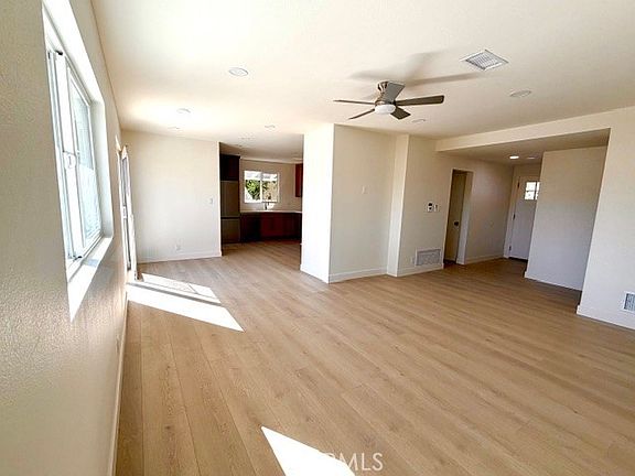 4th image of 20754 Vose St