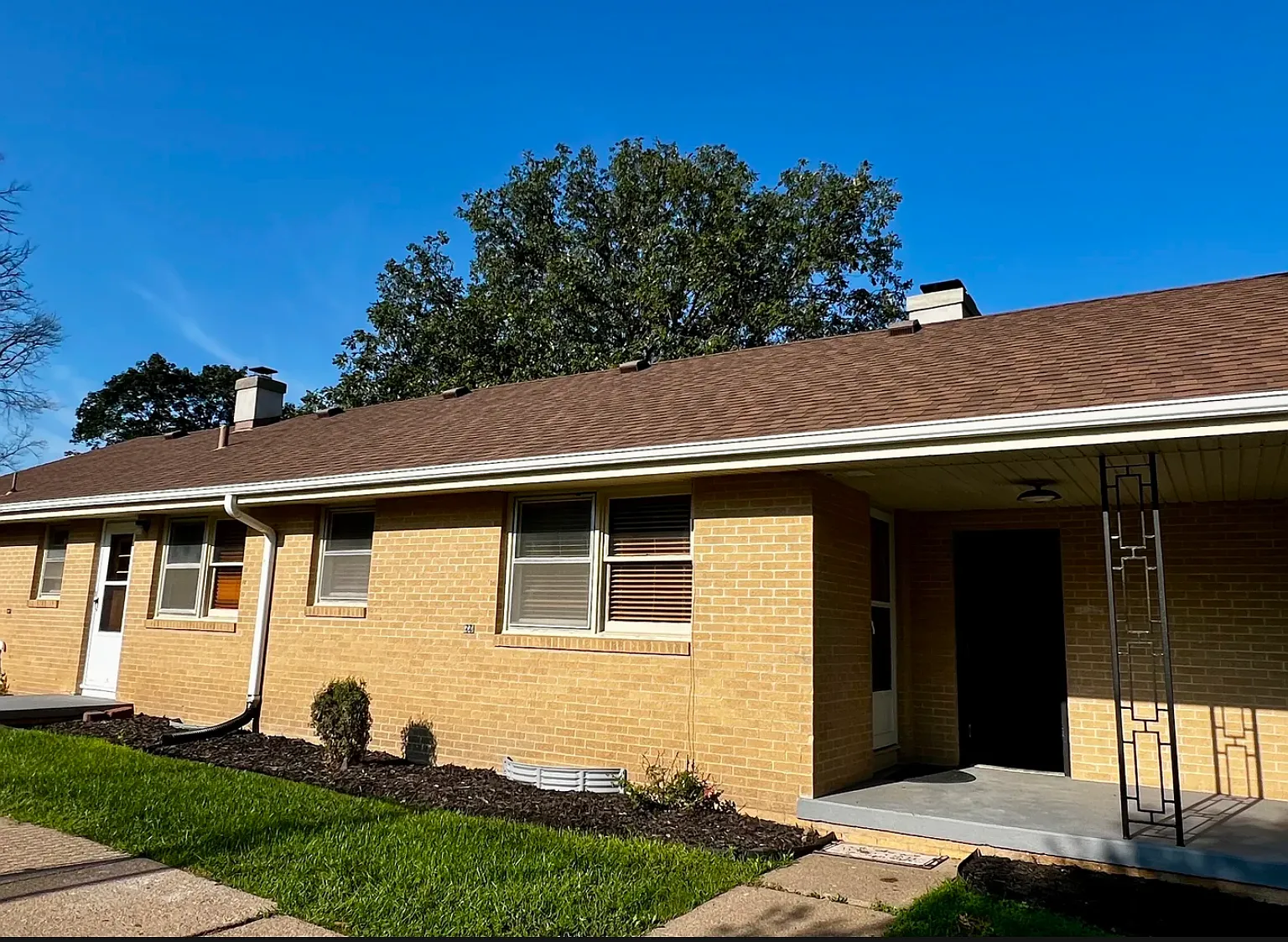 5 bed, 2600 sqft, $2,700 — Photo 1