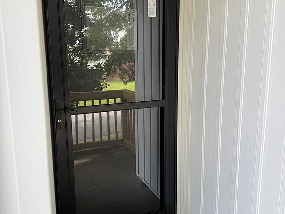 2nd image of 635 Upper St