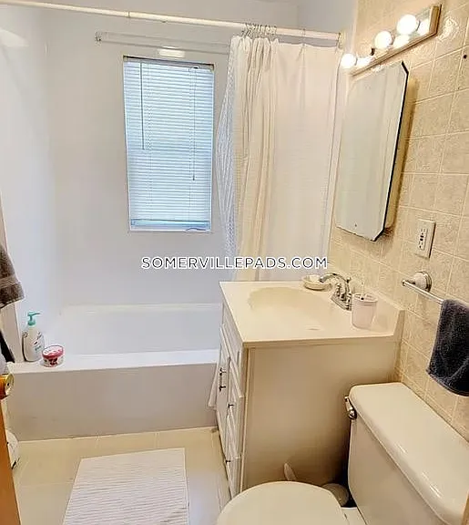 144 W Adams St #1 — Photo 5