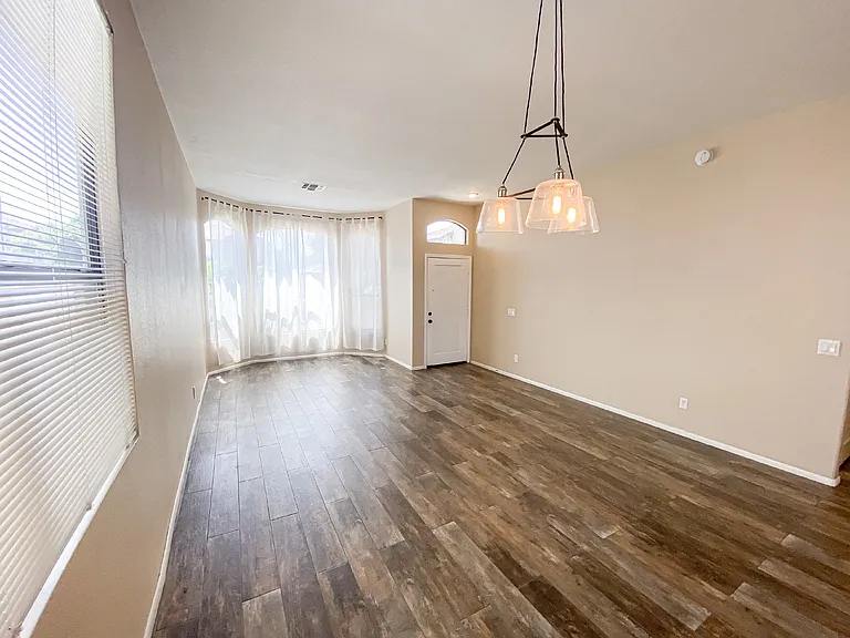 3918 E Juanita Ave — Photo 3