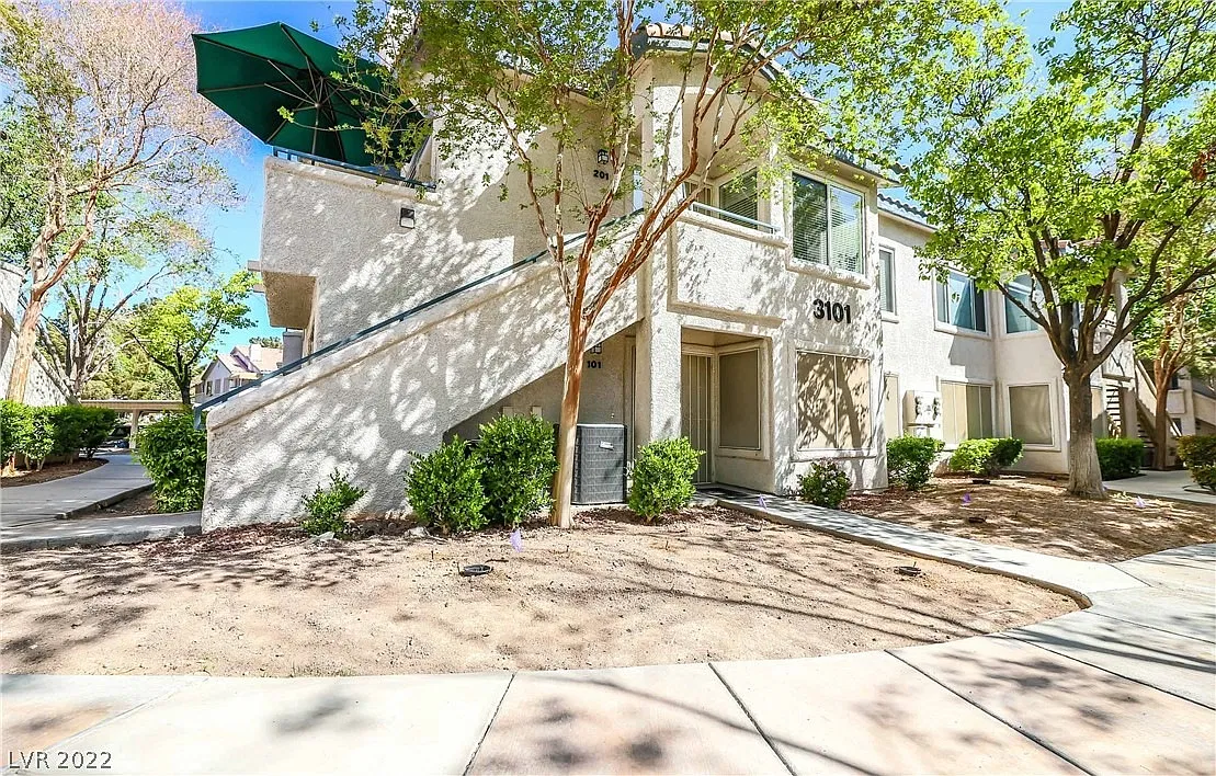 2 bed, 987 sqft, $1,350 — Photo 2