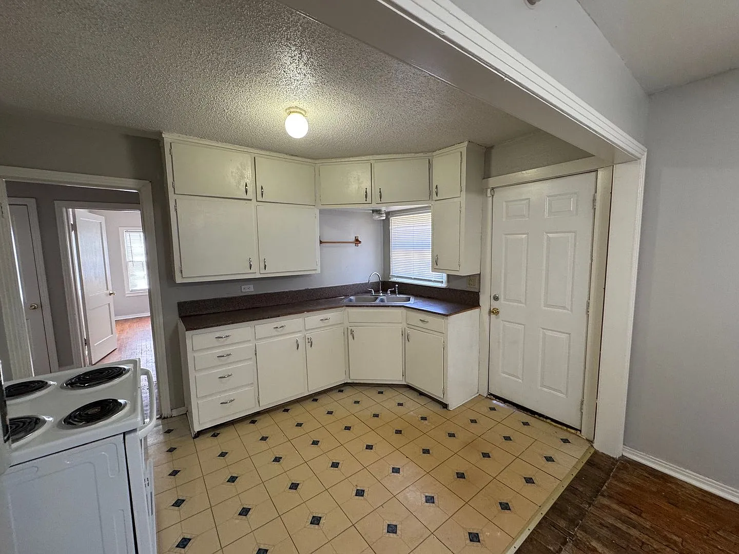 Cozy 2 bedroom in heart of Waco — Photo 3