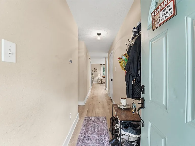 17207 Morning Star Ave — Photo 2