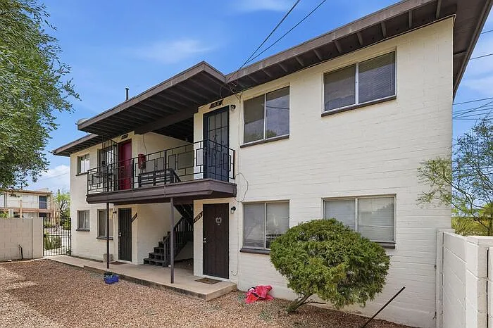 1 bed, 1.0 bath, $795 — Photo 2