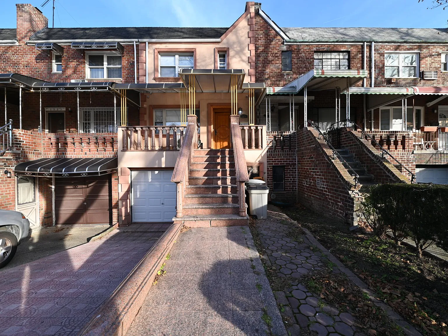 3 bed, 1.5 bath, 1890 sqft, $3,500 — Photo 1