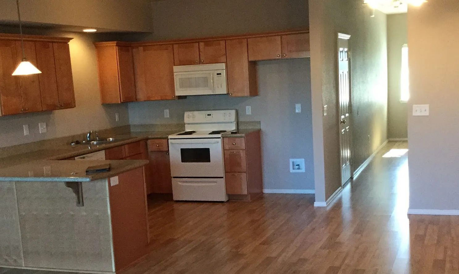 2 bed, 2.5 bath, 1526 sqft, $1,595 — Photo 4