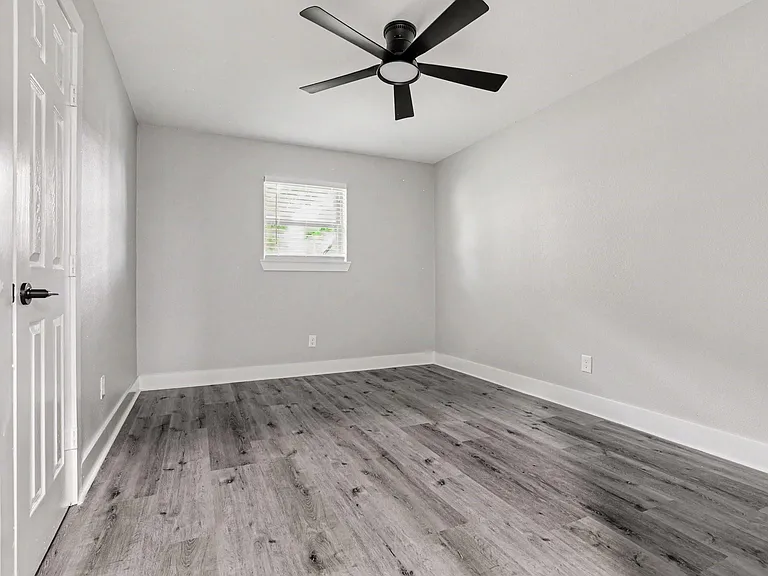 10606 Hemwick Dr — Photo 5