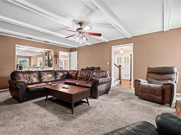 4th image of 5716 Vendome Dr S