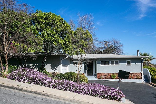 1st image of 224 Anita Dr
