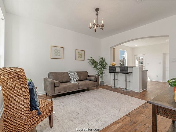 5th image of 2023 Autumn Lake Dr