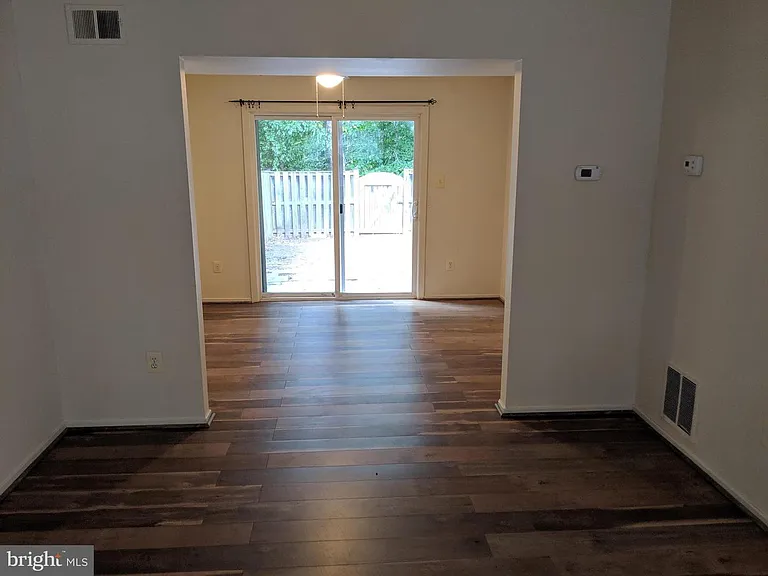 7760 Matisse Way — Photo 6