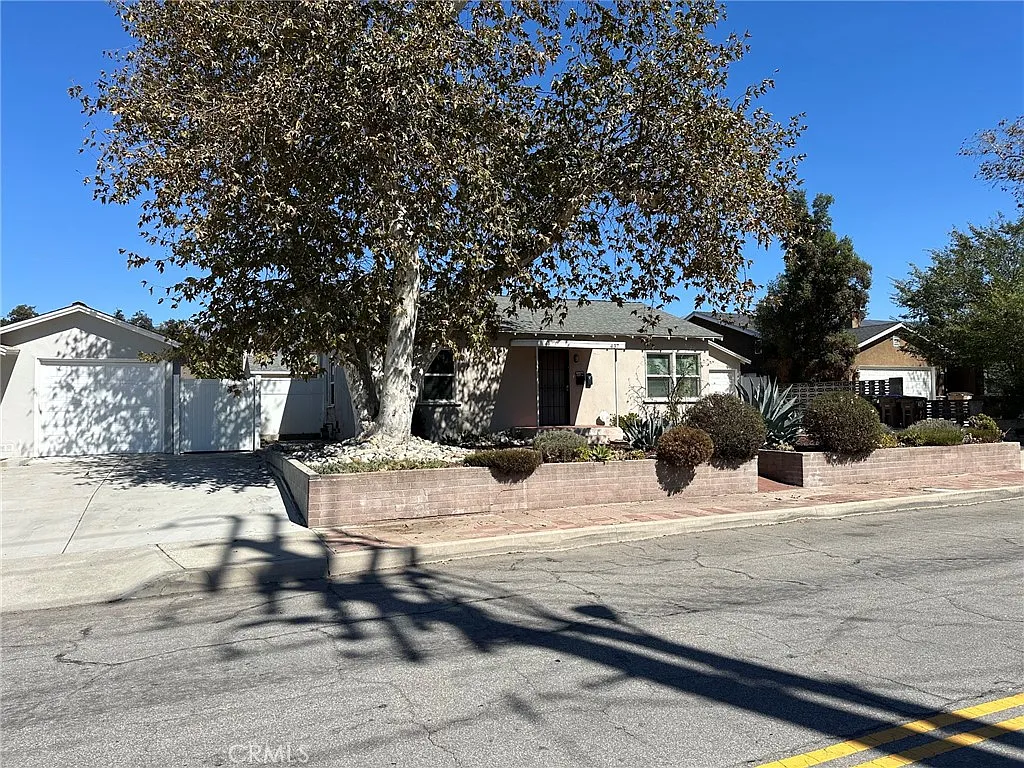 2 bed, 1093 sqft, $2,850 — Photo 3