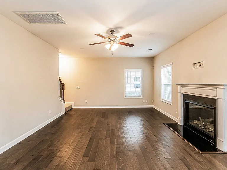 252 Lanier Pl — Photo 4