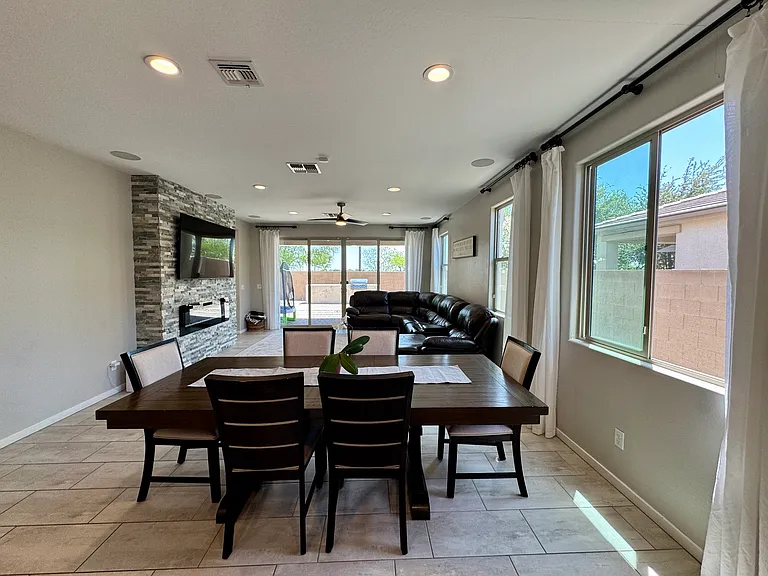 2870 N Blossom Ln — Photo 4