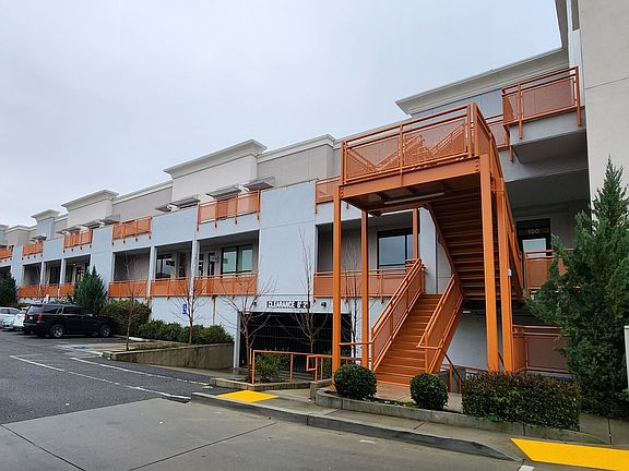 3rd image of 961 Gravenstein Hwy S #240
