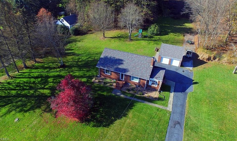 1944 Hubbard Masury Rd, Hubbard, OH 44425 | Zillow