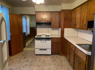 87-05 259th St, Floral Park, NY 11001