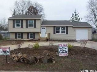 8029 Crockett Dr, Cicero, NY 13039