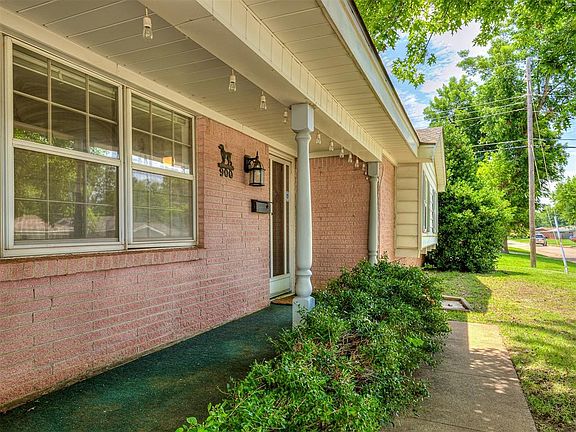 3rd image of 900 Vickie Dr