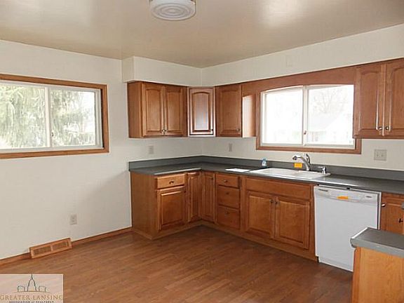 2nd image of 710 Kenwood Ave