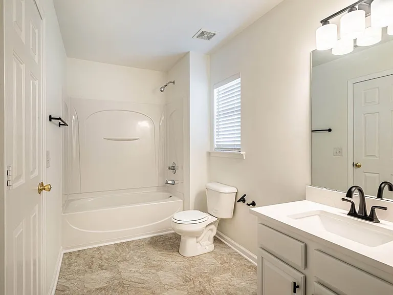 718 Delta Downs Dr — Photo 22
