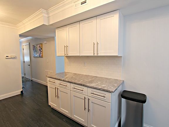 4th image of 17 Chadwyck Sq
