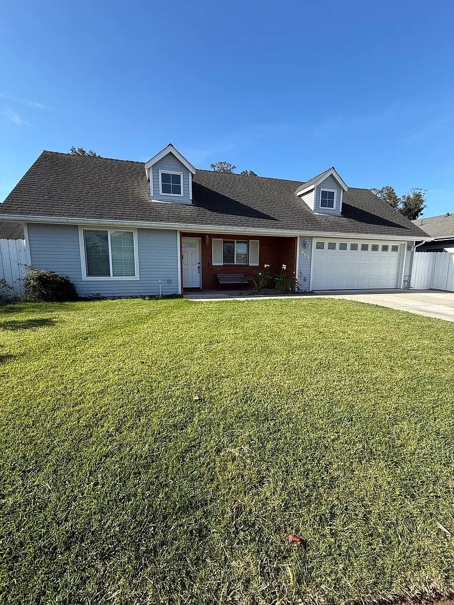 Building Photo - 985 Magnolia Dr