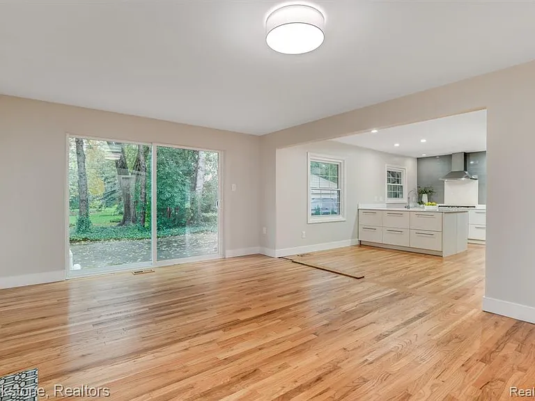 165 Woodedge Dr — Photo 27
