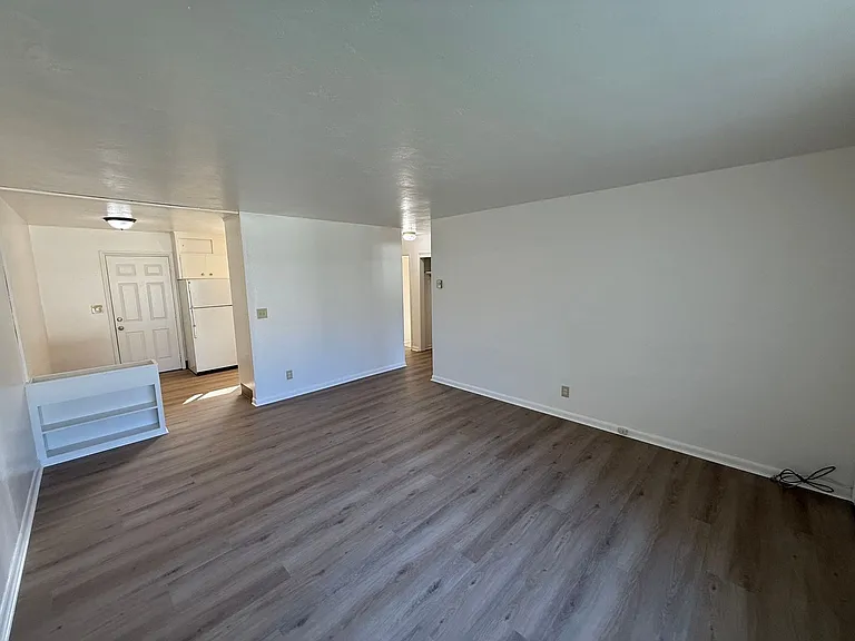 1835 Beach Ave NE #11 — Photo 2