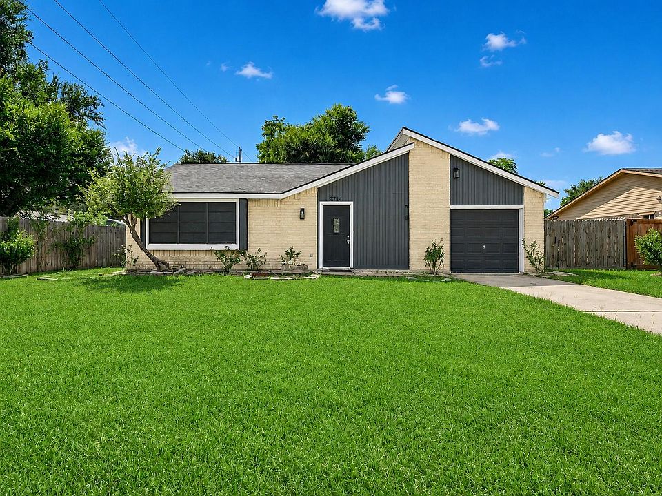 1st image of 2711 Pheasant Creek Dr