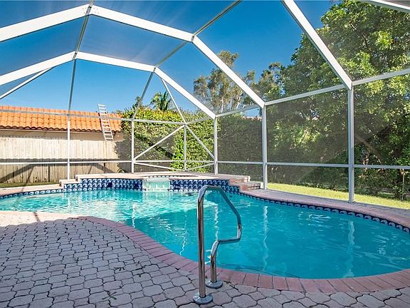 3rd image of 1106 NE Little Harbor Drive