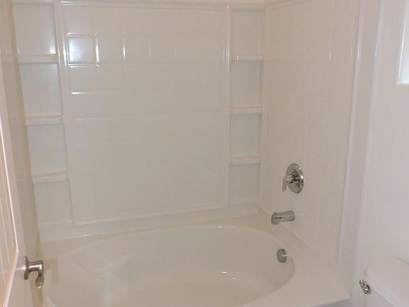 Master Bath w/ Garden Tub